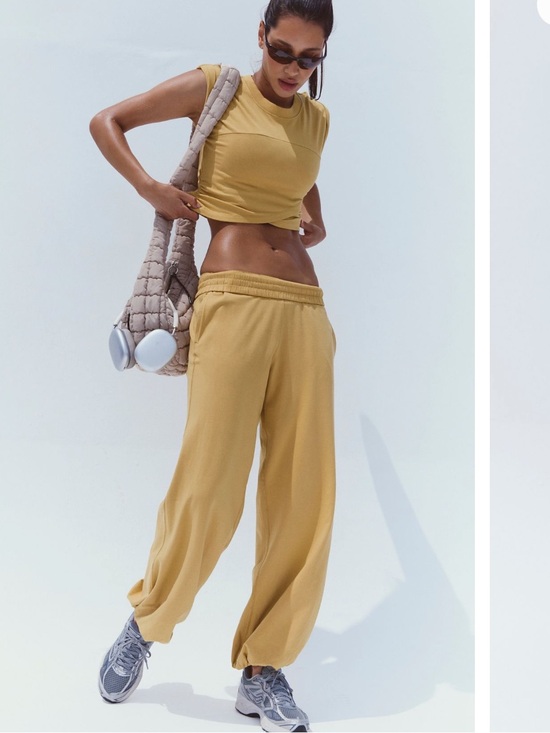 FP Movement by Free People Pants - Never Worn! Free People Movement hot shot cross over set size M in dried palm